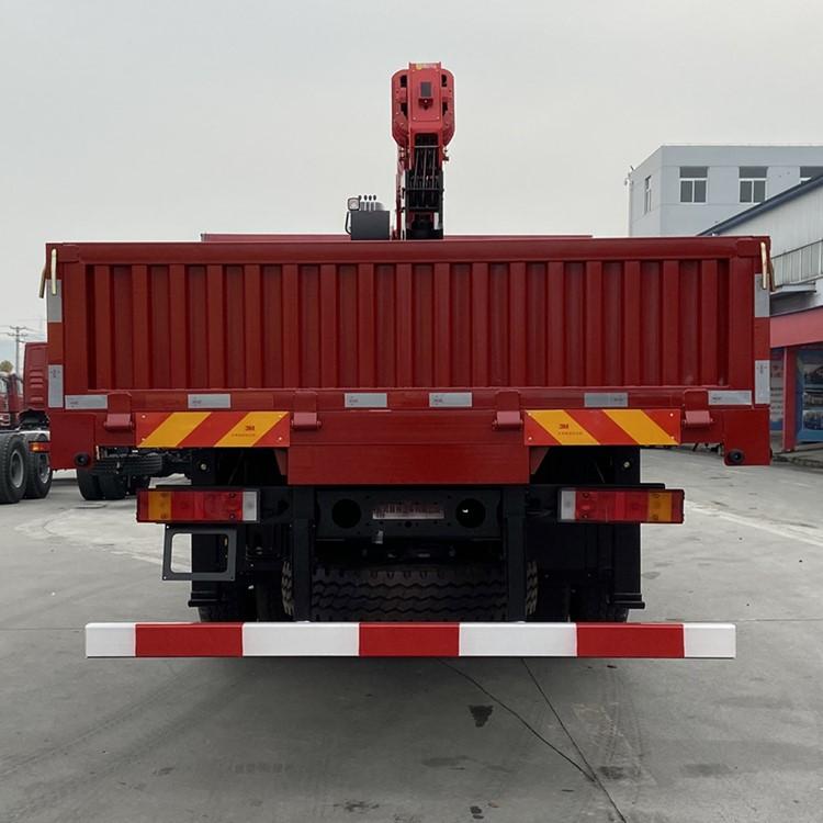 國六三一吊機(jī)12噸東風(fēng)柳汽乘龍隨車吊圖片展示3