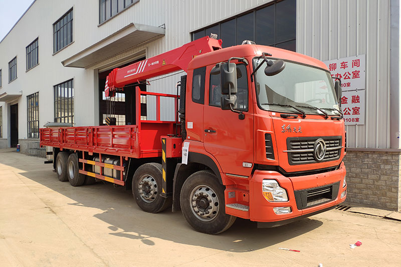 隨車吊價格解析：東風天龍14噸隨車吊多少錢